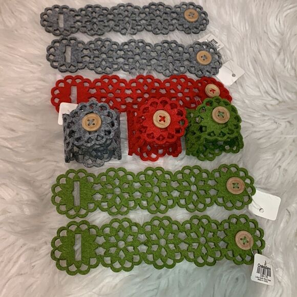 CRATE & Barrel 8 napkin rings  laser cut floral motif button closure NWT - Picture 4 of 7